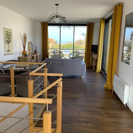 Pontons View Apartment *